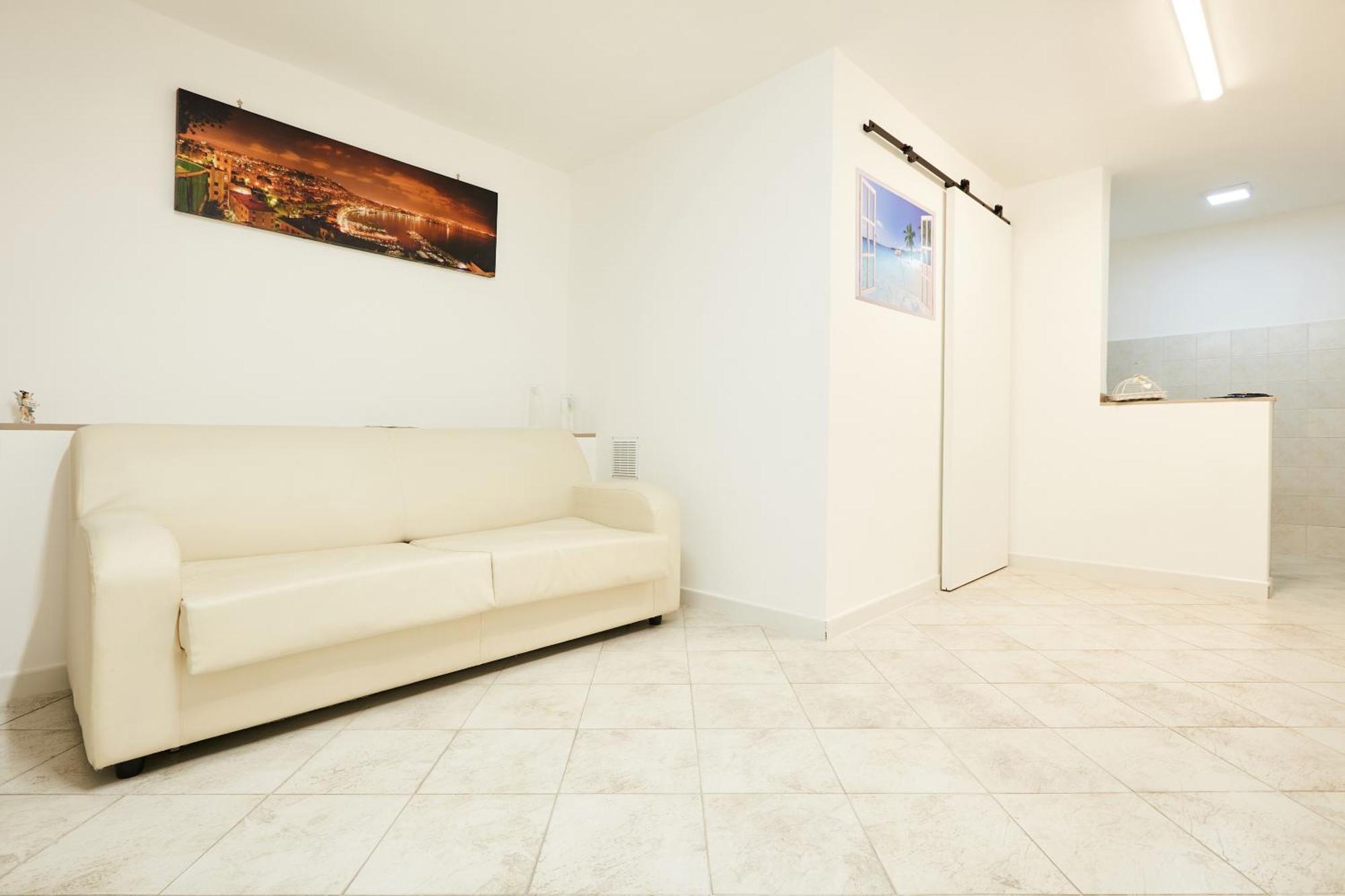Apartment House Tarsia By Napoliapartments Naples